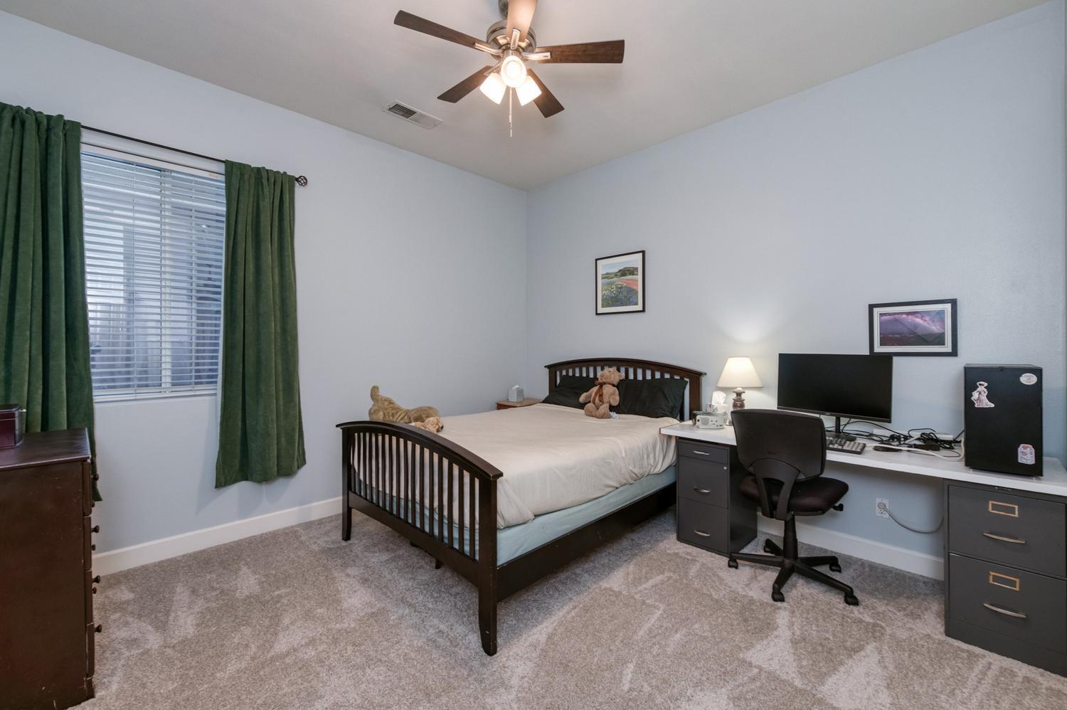 73 W Houston Ave, Clovis, CA 93611