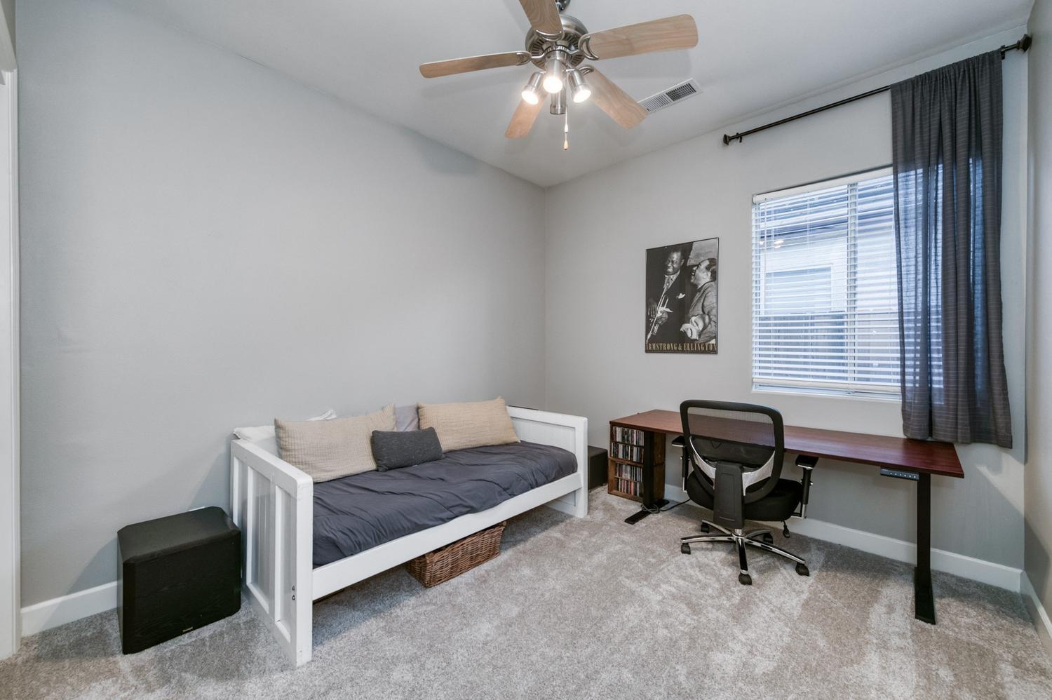 73 W Houston Ave, Clovis, CA 93611