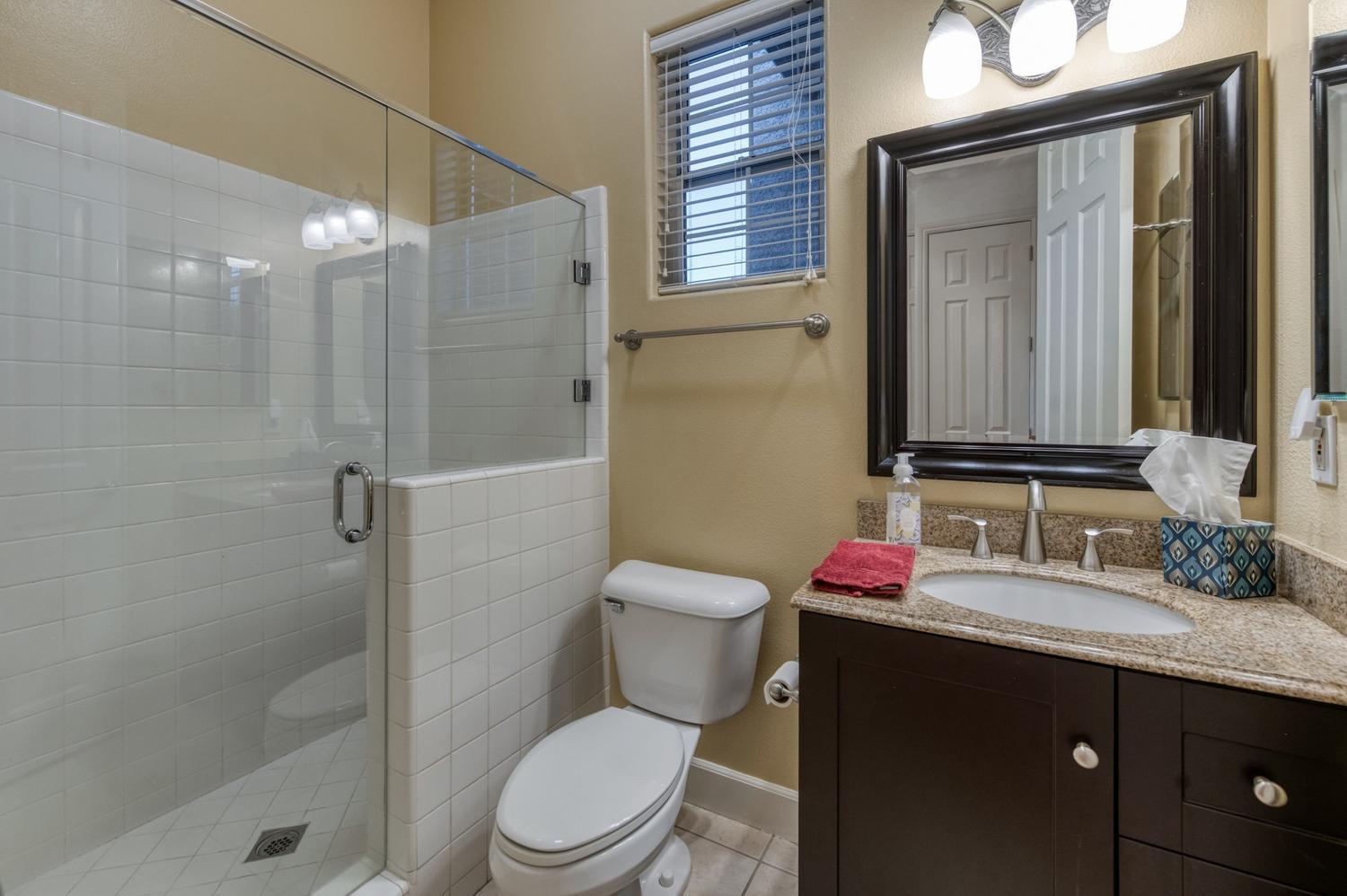 73 W Houston Ave, Clovis, CA 93611