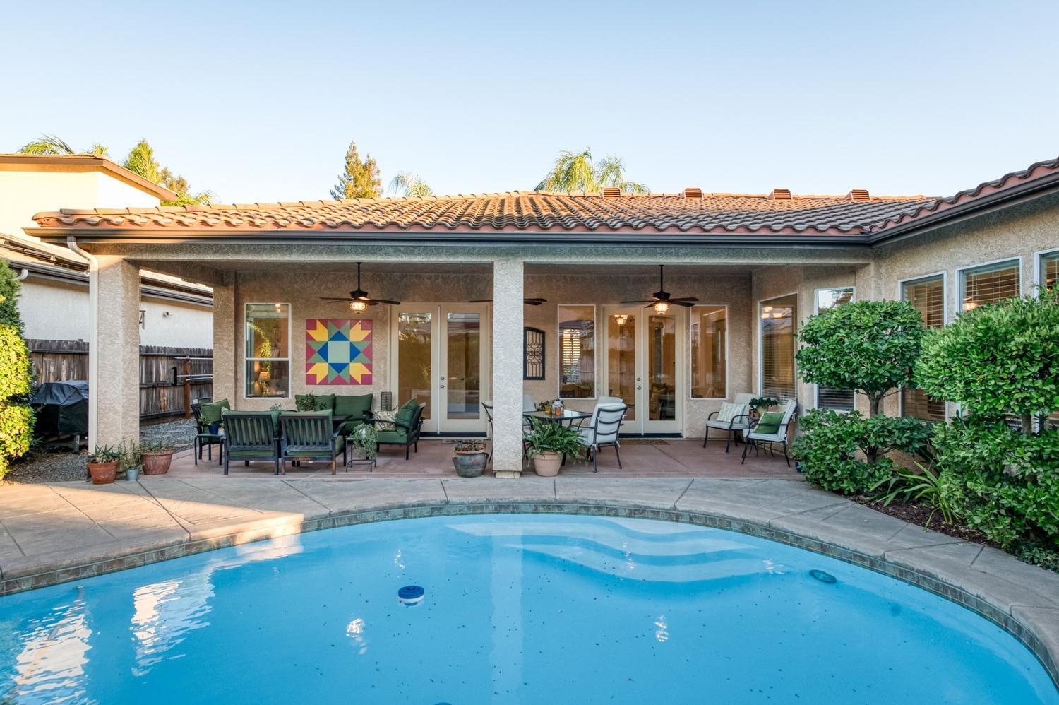 73 W Houston Ave, Clovis, CA 93611