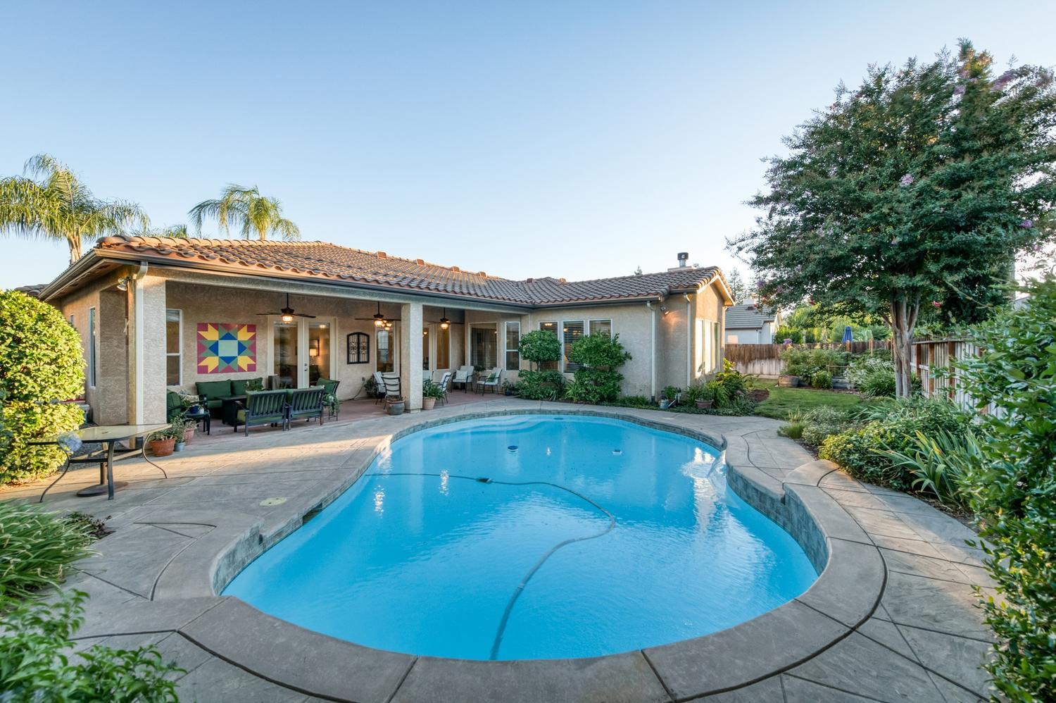 73 W Houston Ave, Clovis, CA 93611