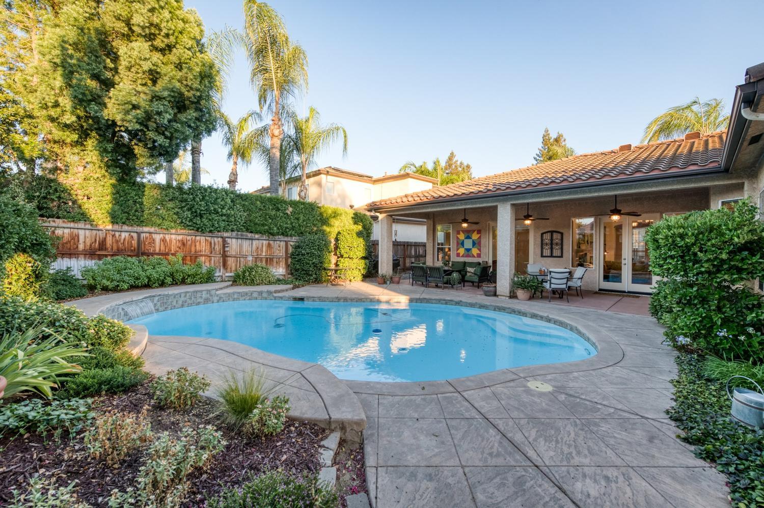 73 W Houston Ave, Clovis, CA 93611