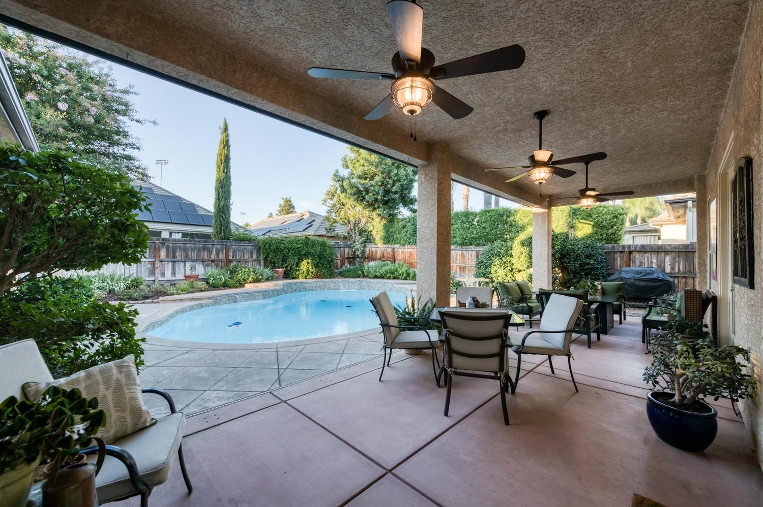 73 W Houston Ave, Clovis, CA 93611