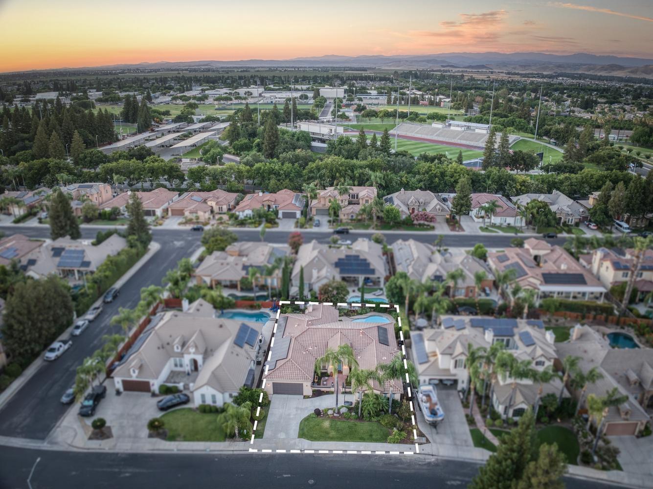 73 W Houston Ave, Clovis, CA 93611