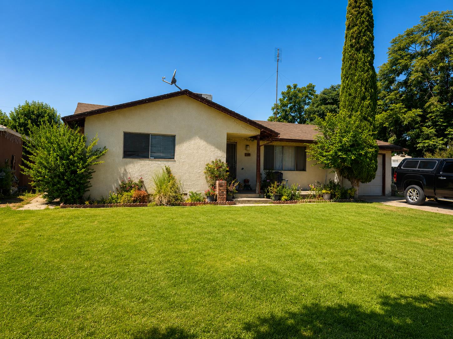 324 N O St, Madera, CA 93637