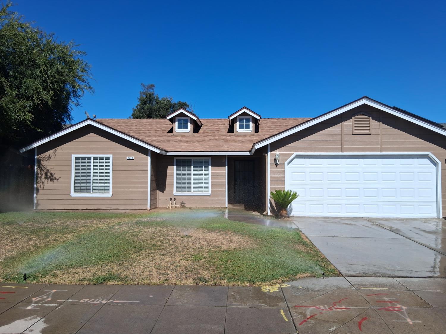 2238 N Milburn Ave, Fresno, CA 93722