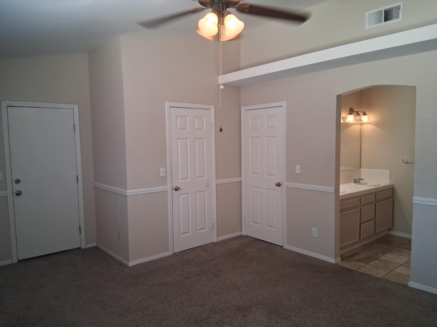 2238 N Milburn Ave, Fresno, CA 93722