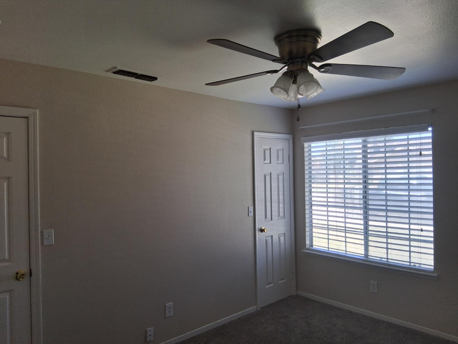 2238 N Milburn Ave, Fresno, CA 93722