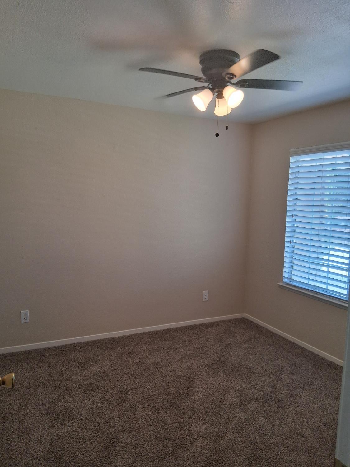 2238 N Milburn Ave, Fresno, CA 93722