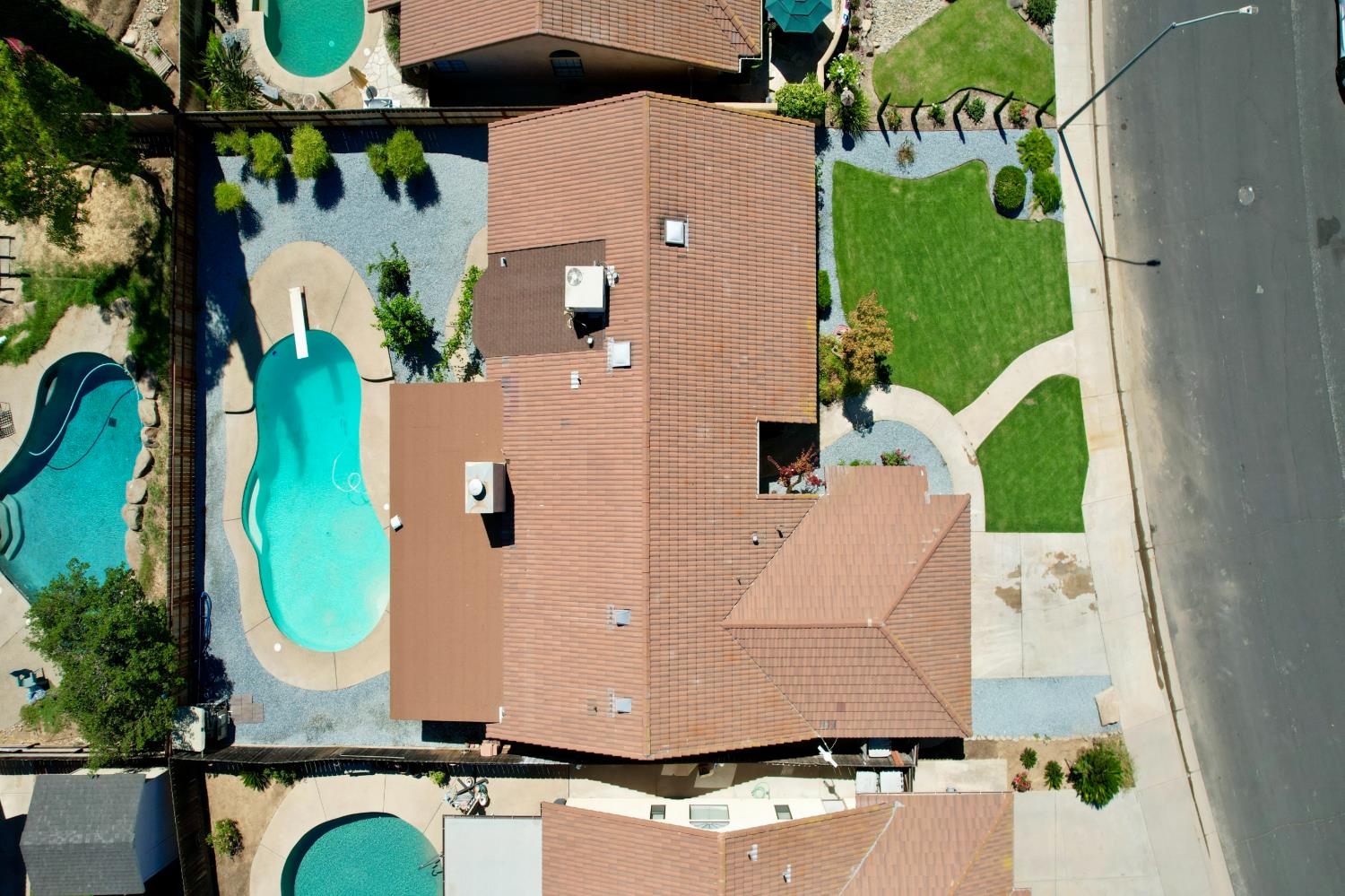 2042 Sample Ave, Clovis, CA 93611