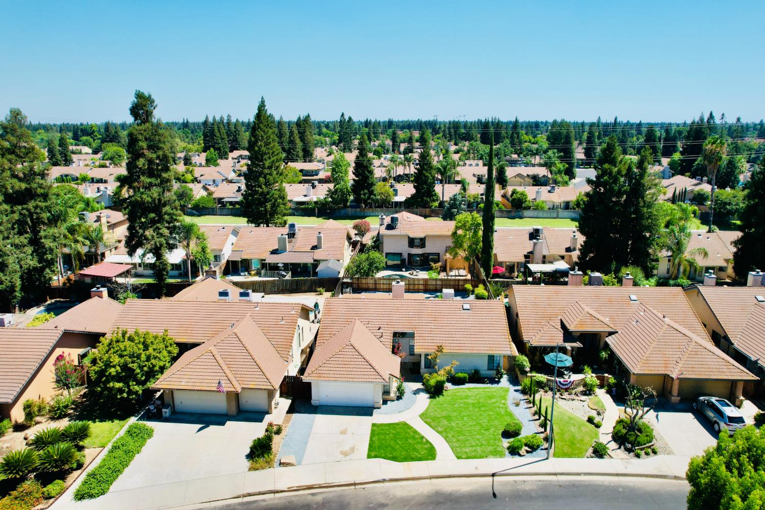 2042 Sample Ave, Clovis, CA 93611