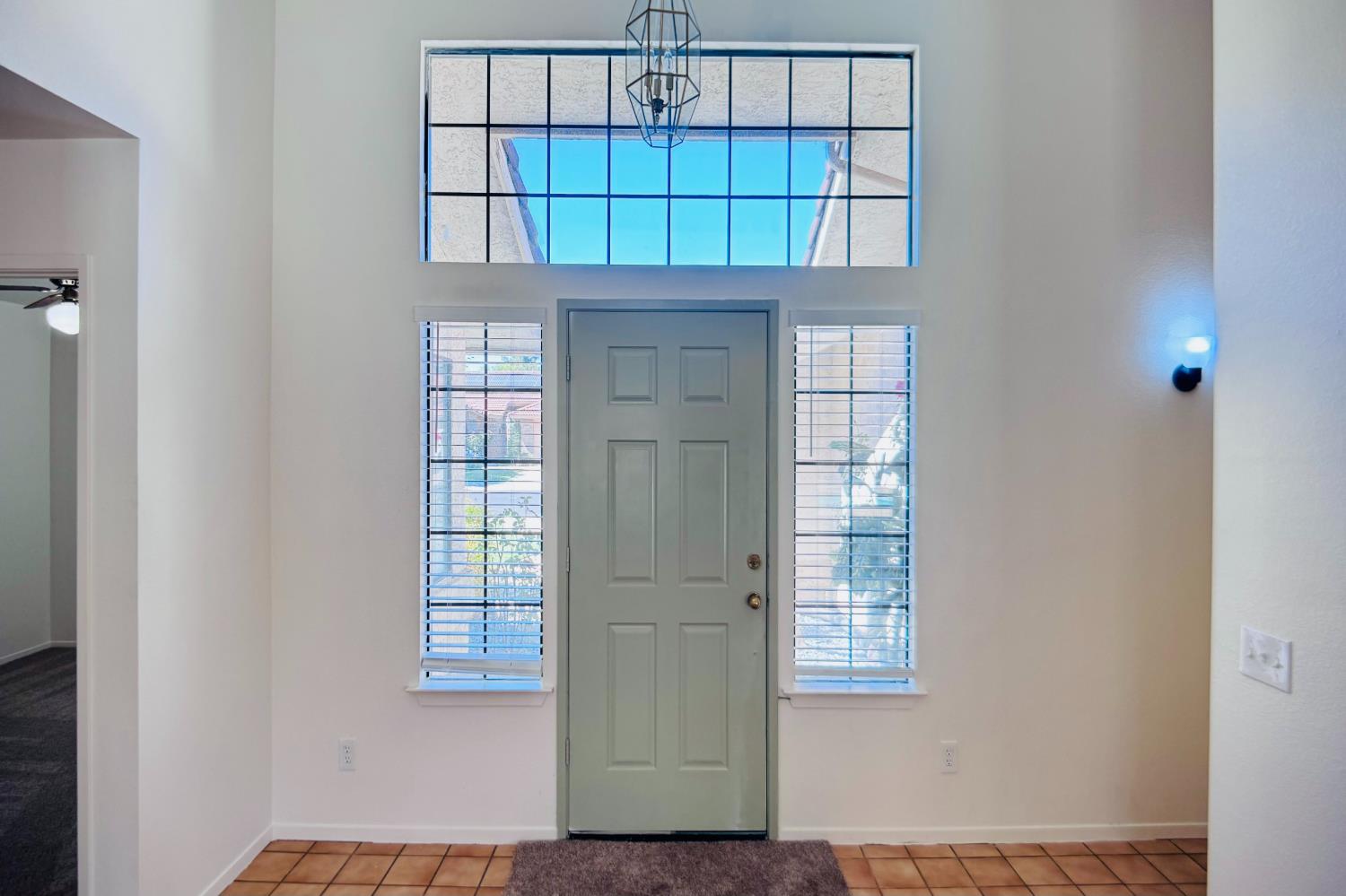 2042 Sample Ave, Clovis, CA 93611