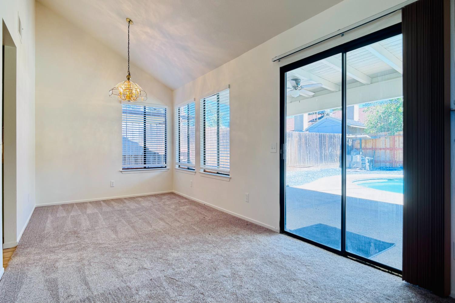 2042 Sample Ave, Clovis, CA 93611