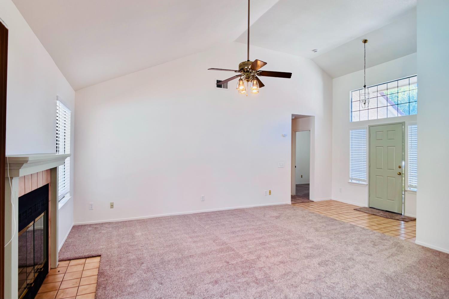 2042 Sample Ave, Clovis, CA 93611