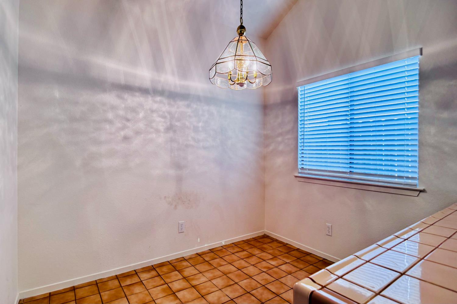 2042 Sample Ave, Clovis, CA 93611