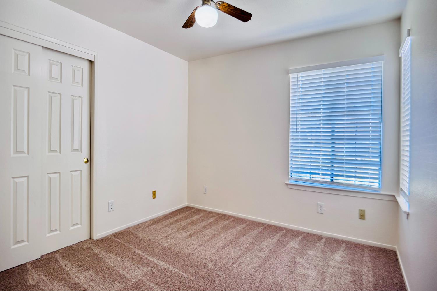 2042 Sample Ave, Clovis, CA 93611