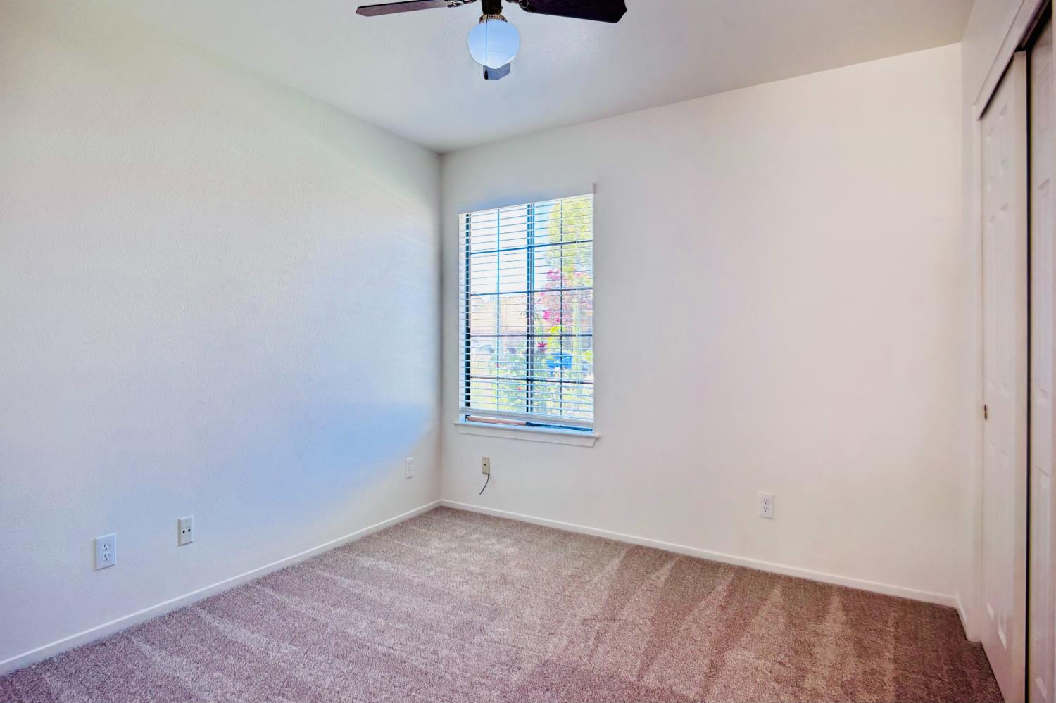 2042 Sample Ave, Clovis, CA 93611