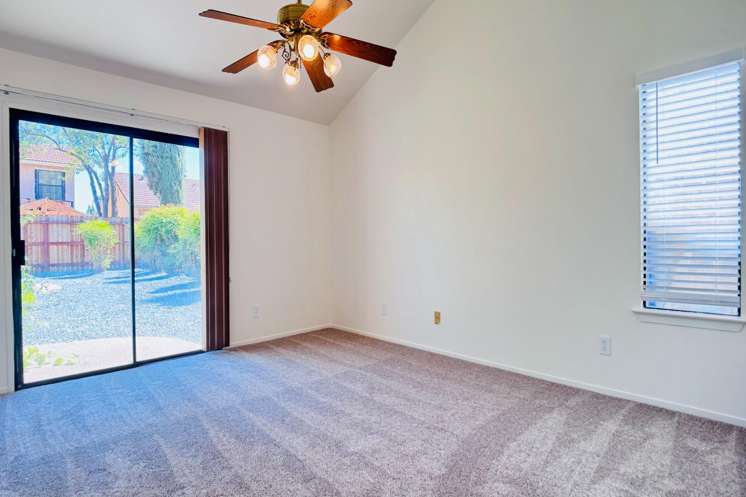 2042 Sample Ave, Clovis, CA 93611