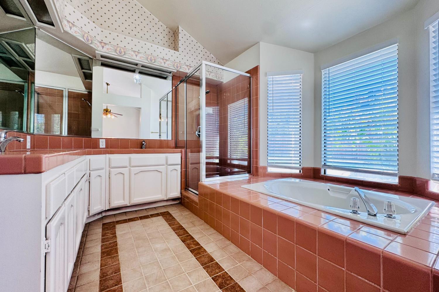 2042 Sample Ave, Clovis, CA 93611