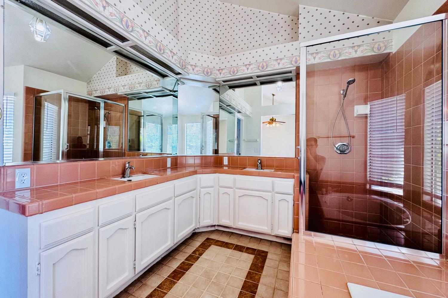 2042 Sample Ave, Clovis, CA 93611