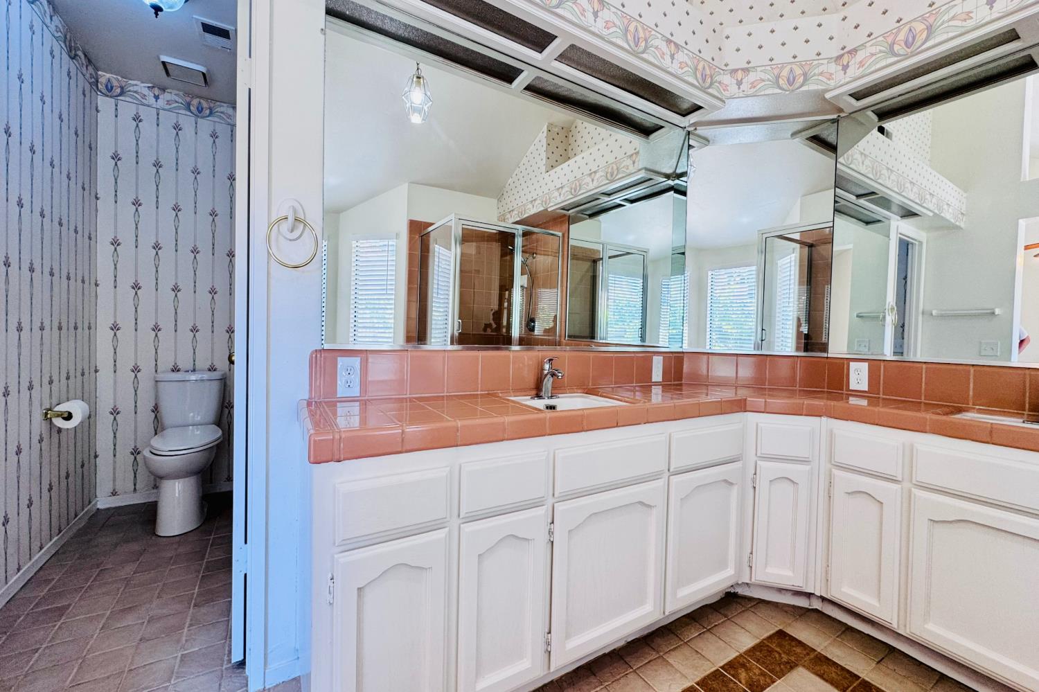 2042 Sample Ave, Clovis, CA 93611