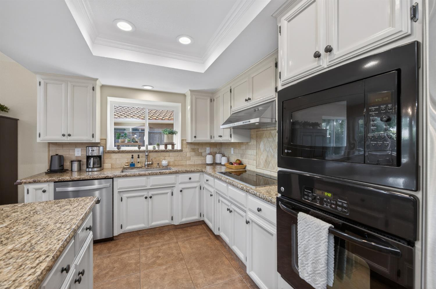 3055 Fairmont Ct, Madera, CA 93637
