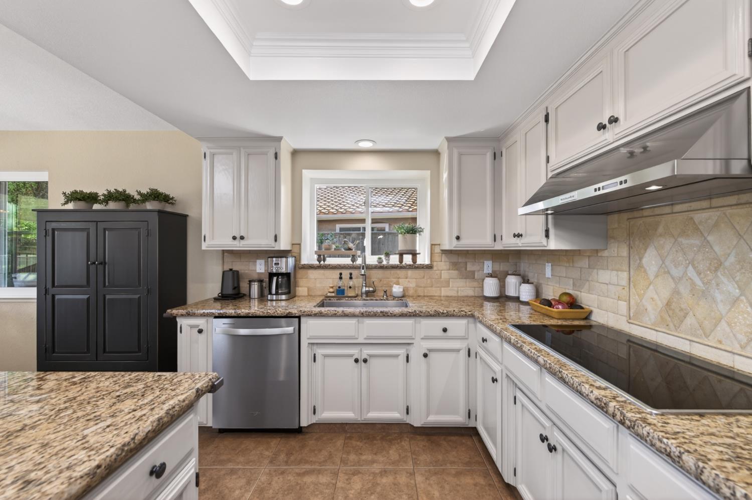 3055 Fairmont Ct, Madera, CA 93637