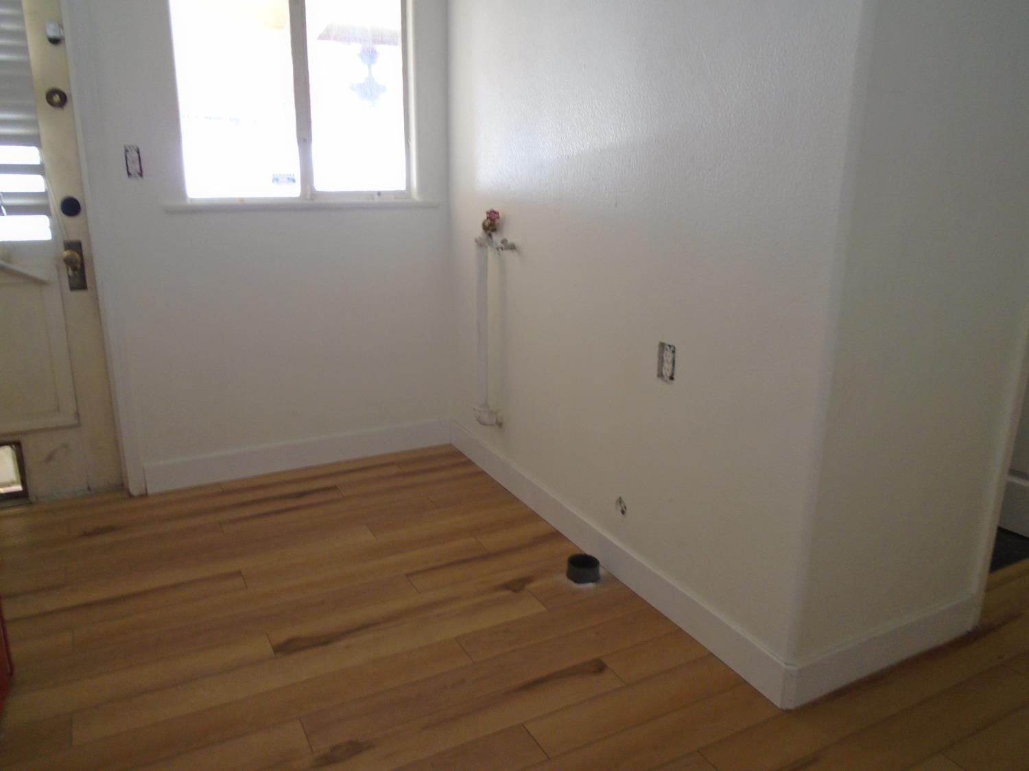 412 W Floradora Ave, Fresno, CA 93728