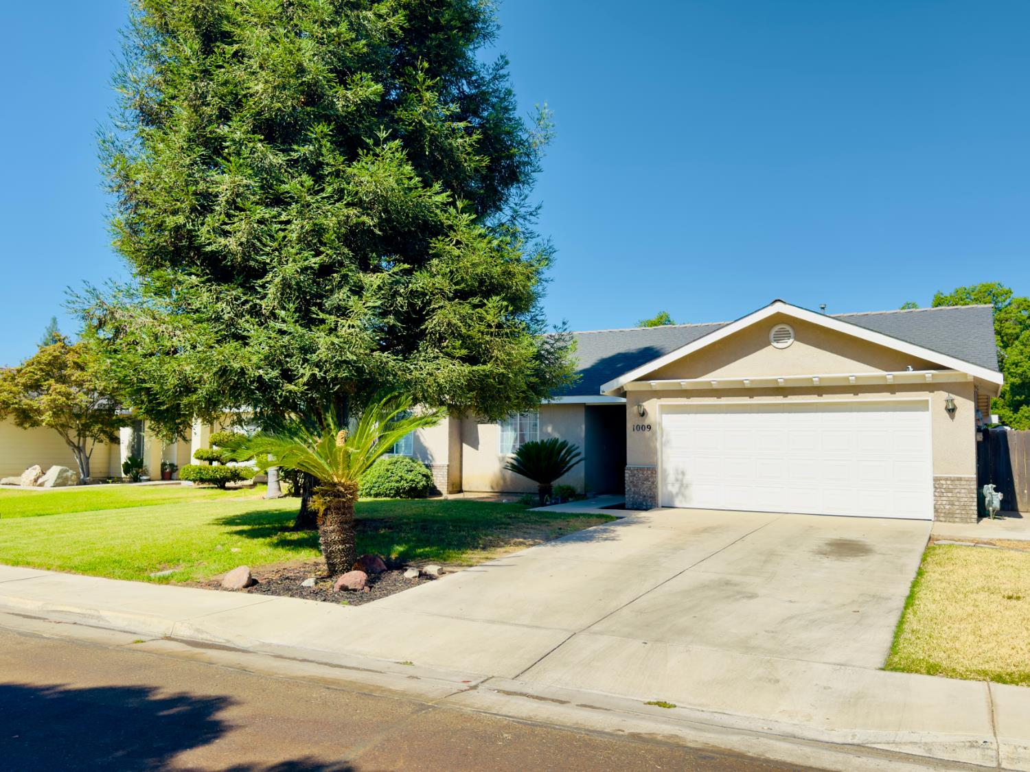 1009 S Elverta S, Visalia, CA 93292