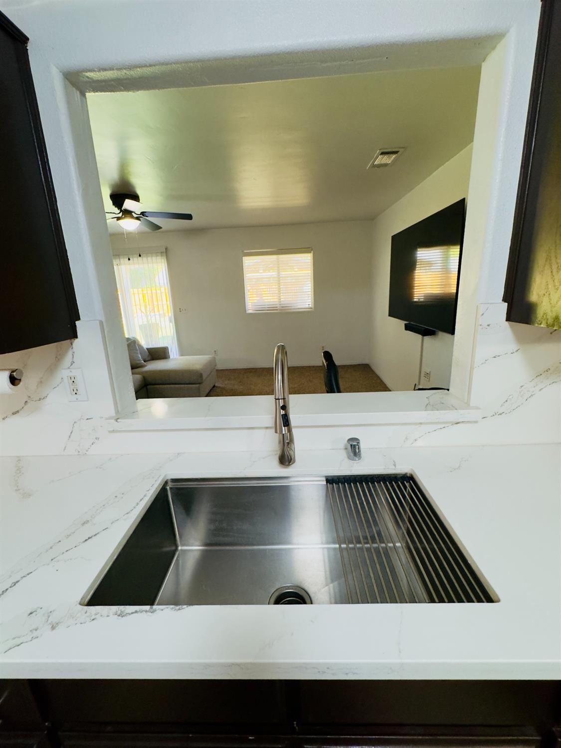 1009 S Elverta S, Visalia, CA 93292