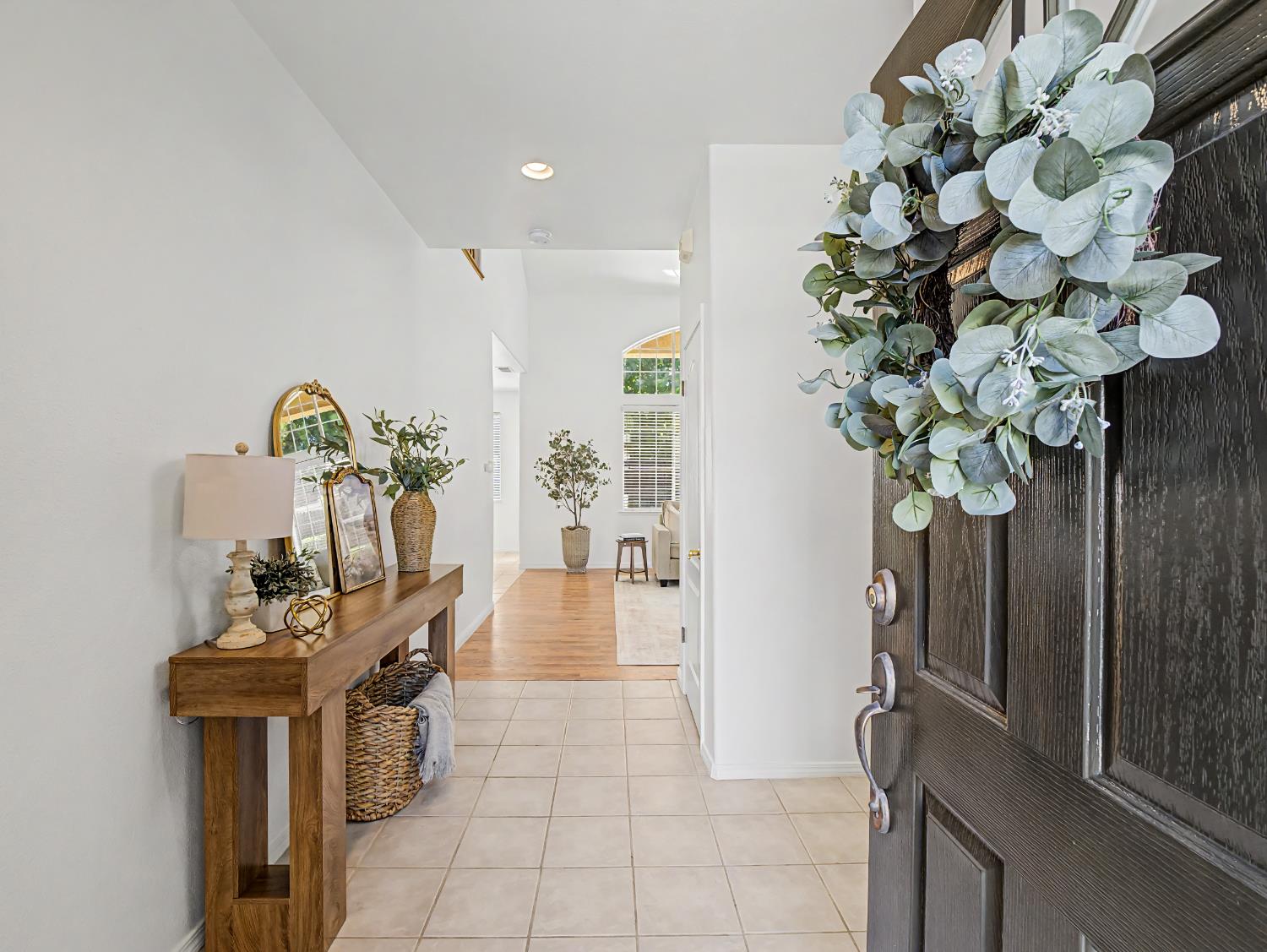 6472 N Leslie Ln, Fresno, CA 93711