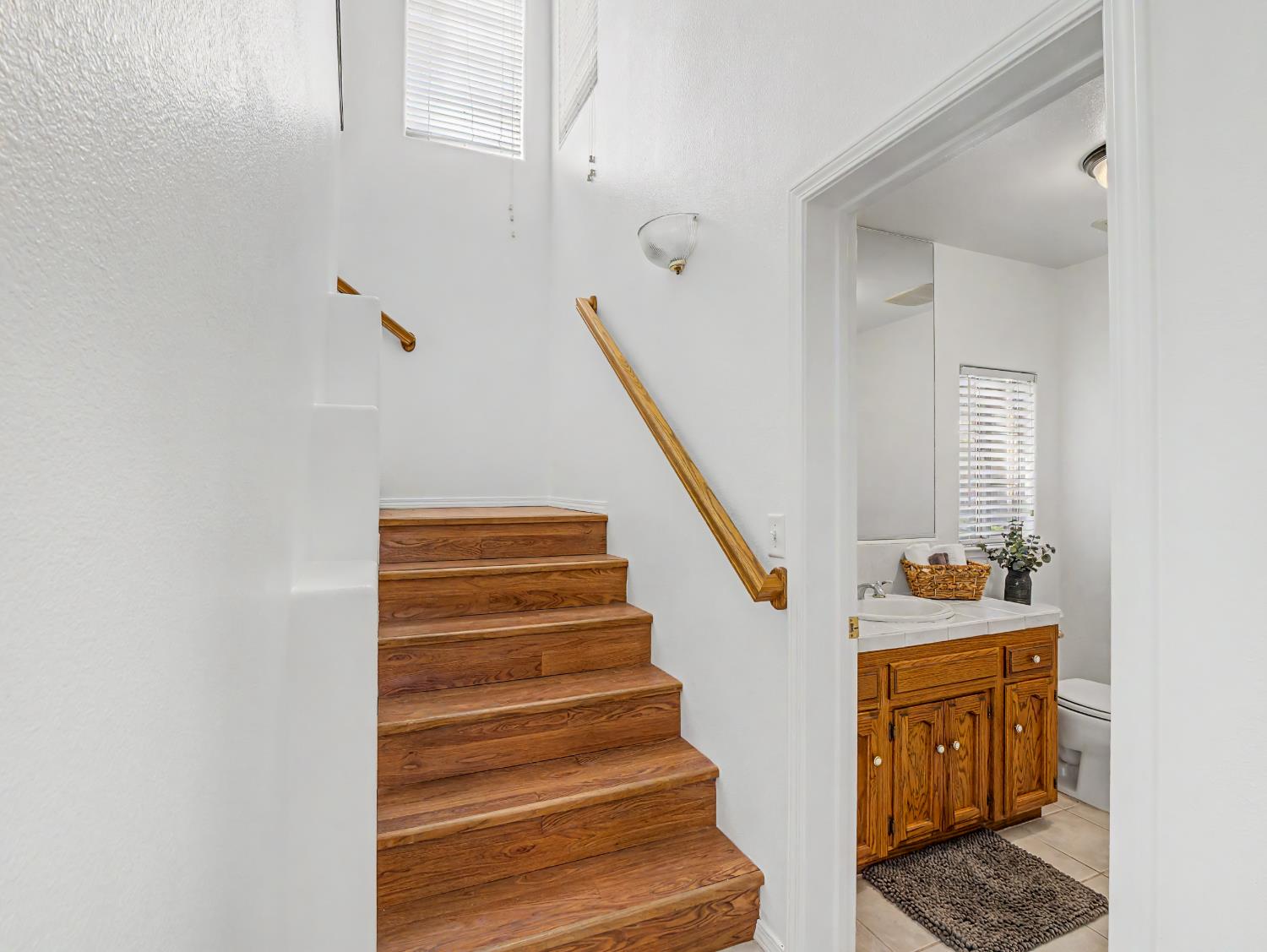 6472 N Leslie Ln, Fresno, CA 93711