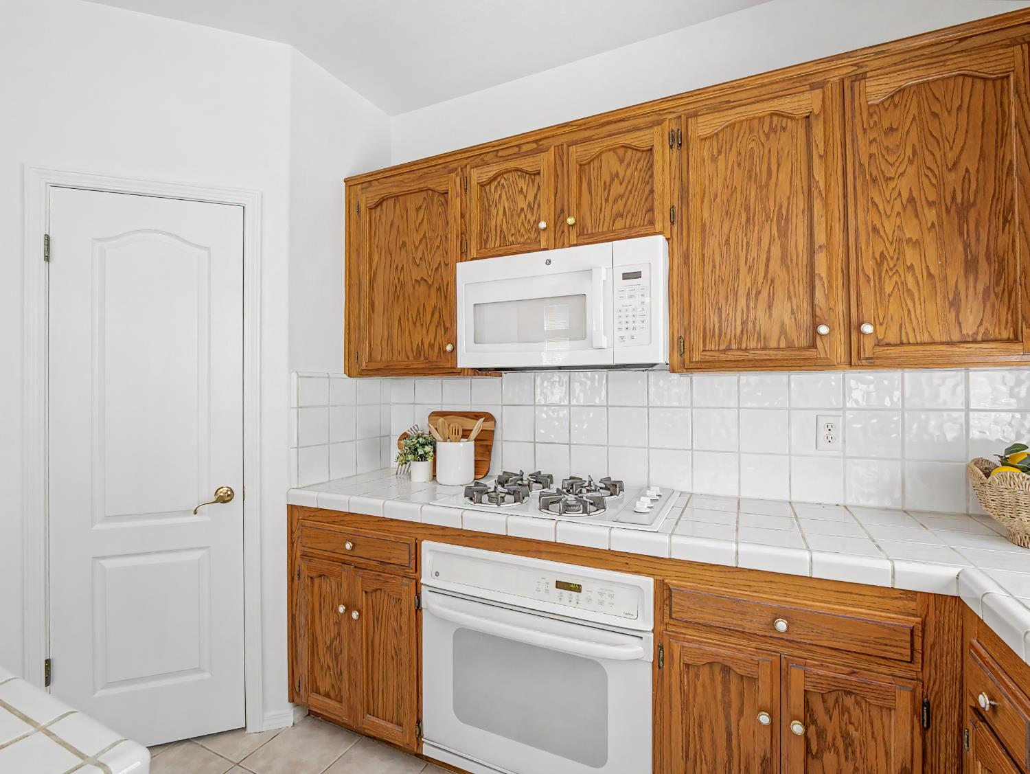 6472 N Leslie Ln, Fresno, CA 93711