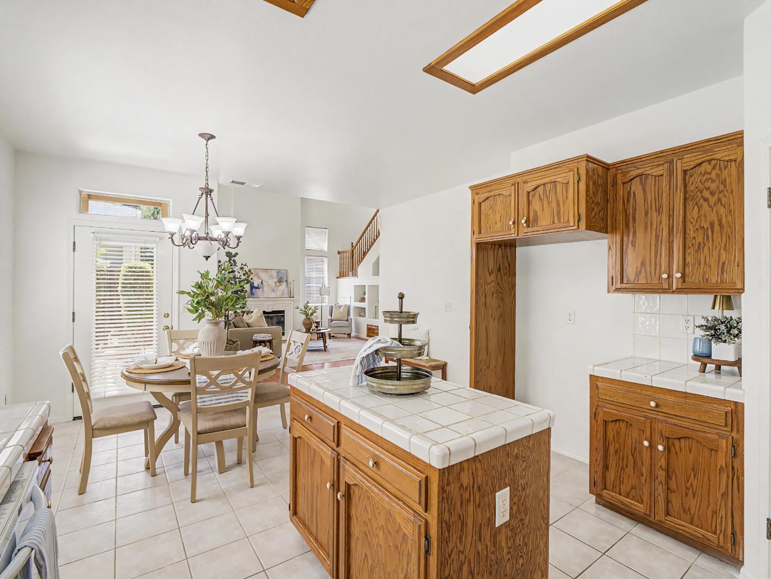 6472 N Leslie Ln, Fresno, CA 93711