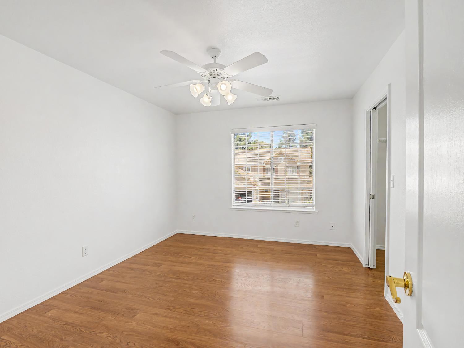 6472 N Leslie Ln, Fresno, CA 93711