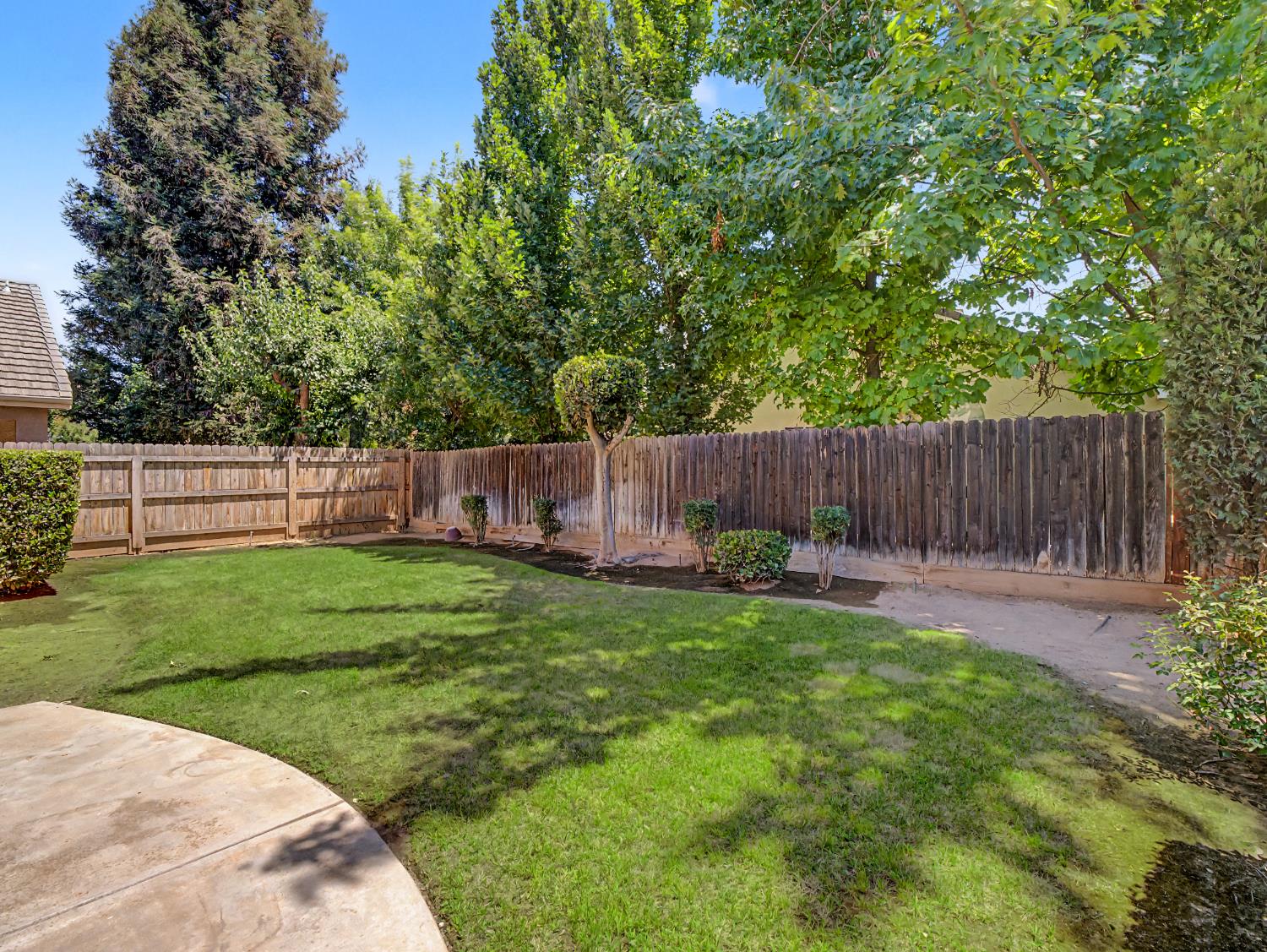 6472 N Leslie Ln, Fresno, CA 93711