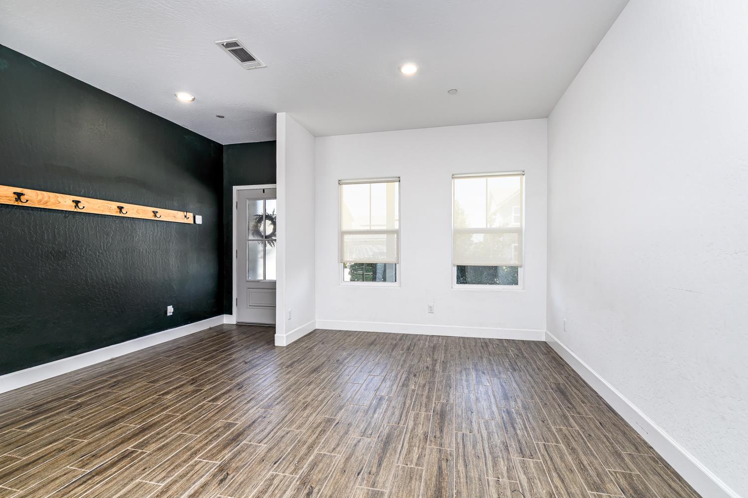365 Huntington Ave S, Madera, CA 93636