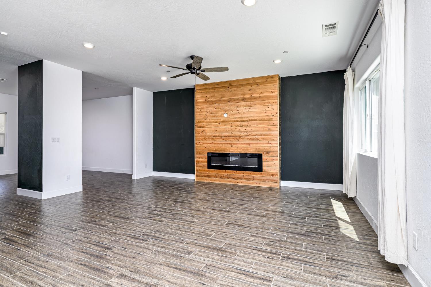365 Huntington Ave S, Madera, CA 93636