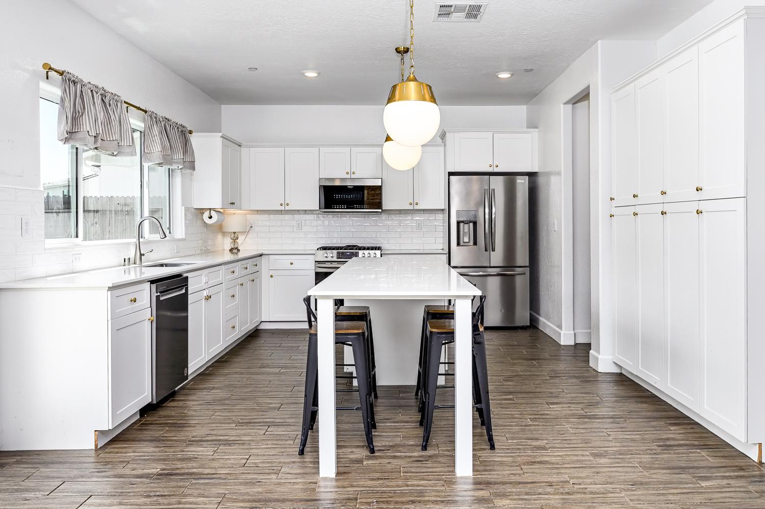 365 Huntington Ave S, Madera, CA 93636
