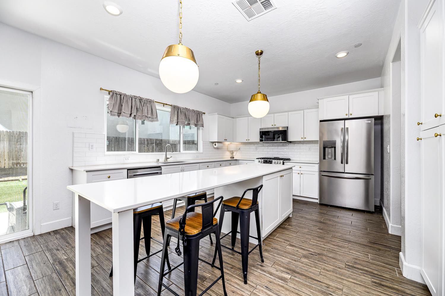 365 Huntington Ave S, Madera, CA 93636