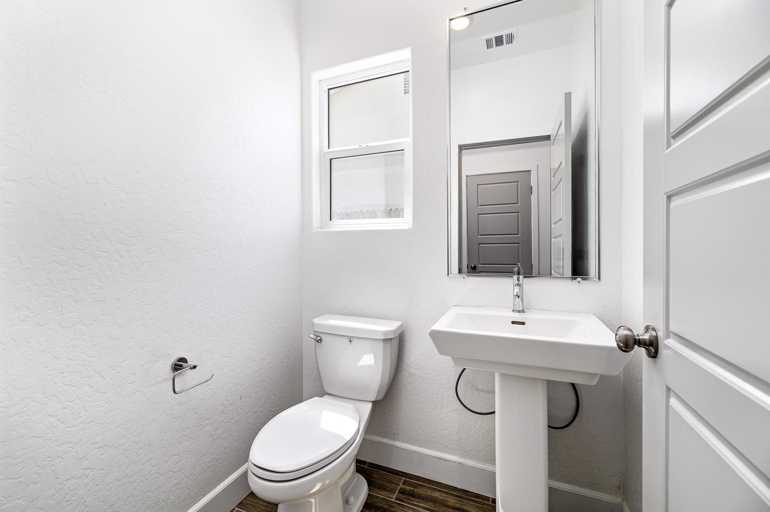 365 Huntington Ave S, Madera, CA 93636