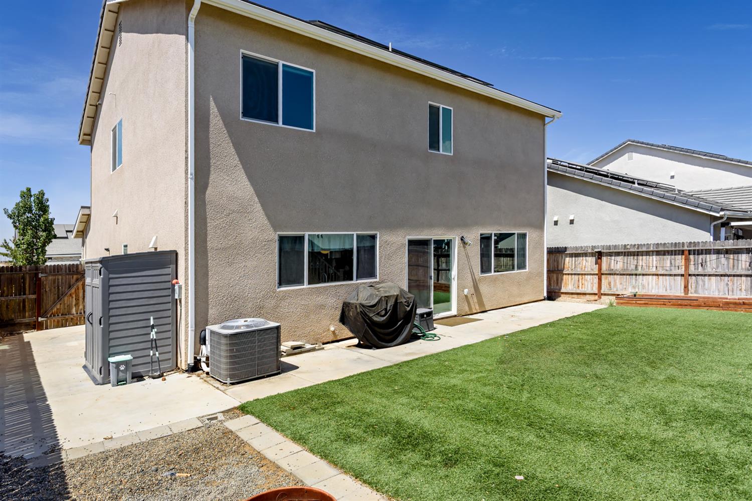 365 Huntington Ave S, Madera, CA 93636