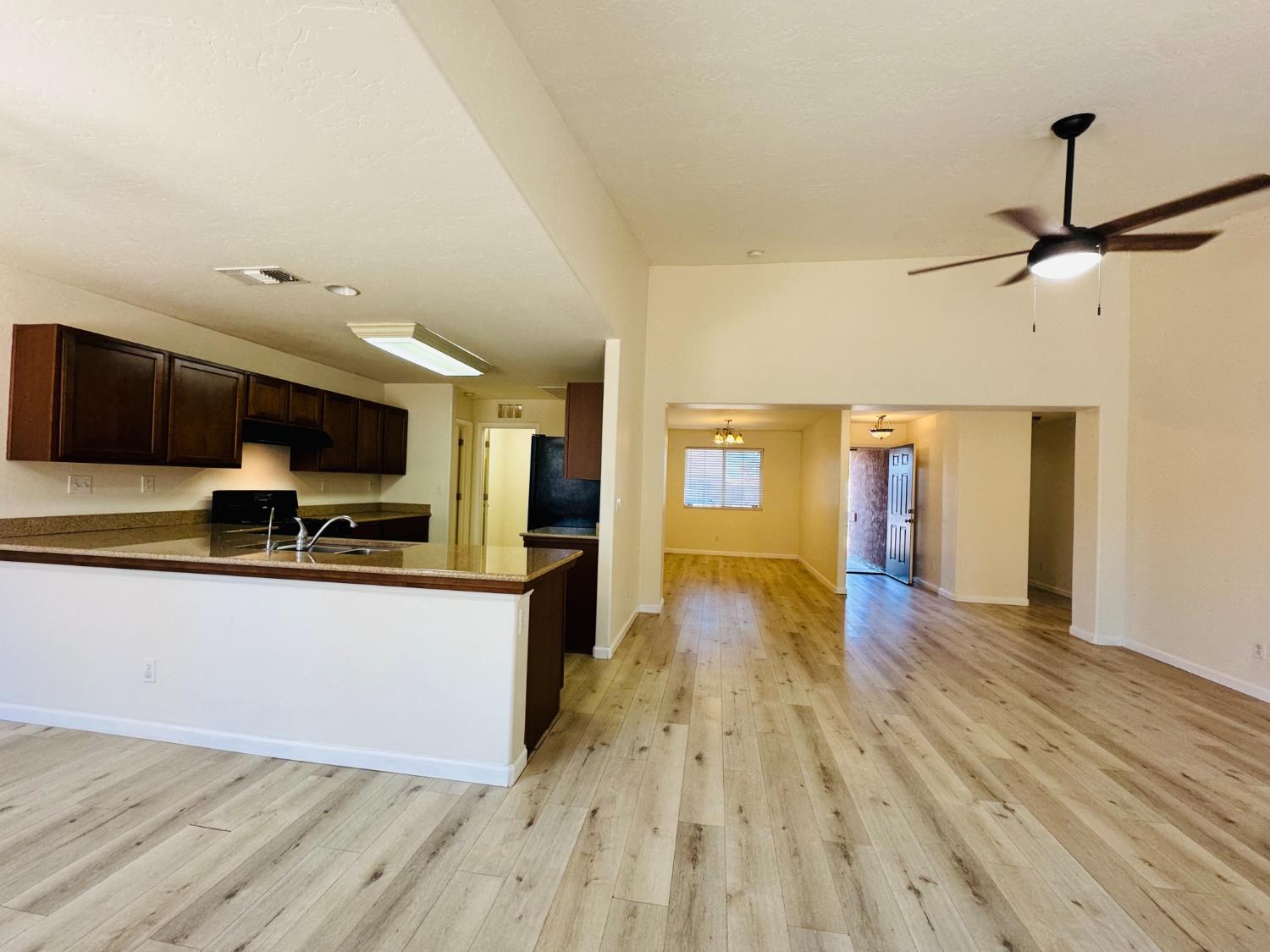 6591 W fairmont Ave, Fresno, CA 93723