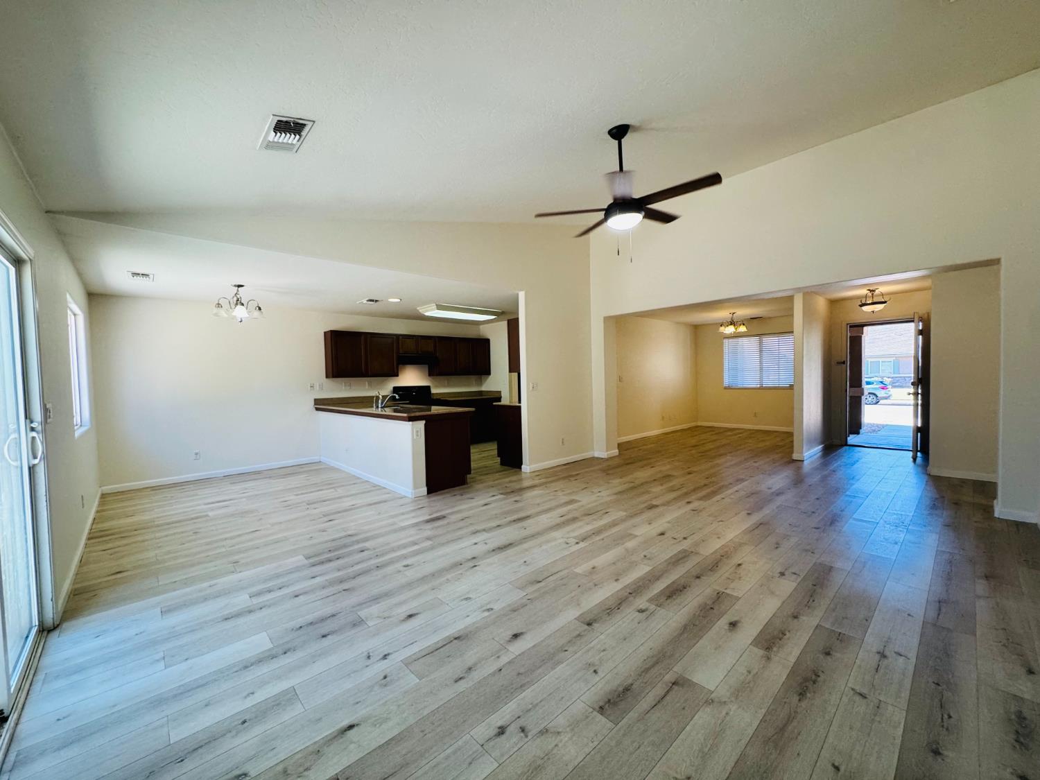 6591 W fairmont Ave, Fresno, CA 93723