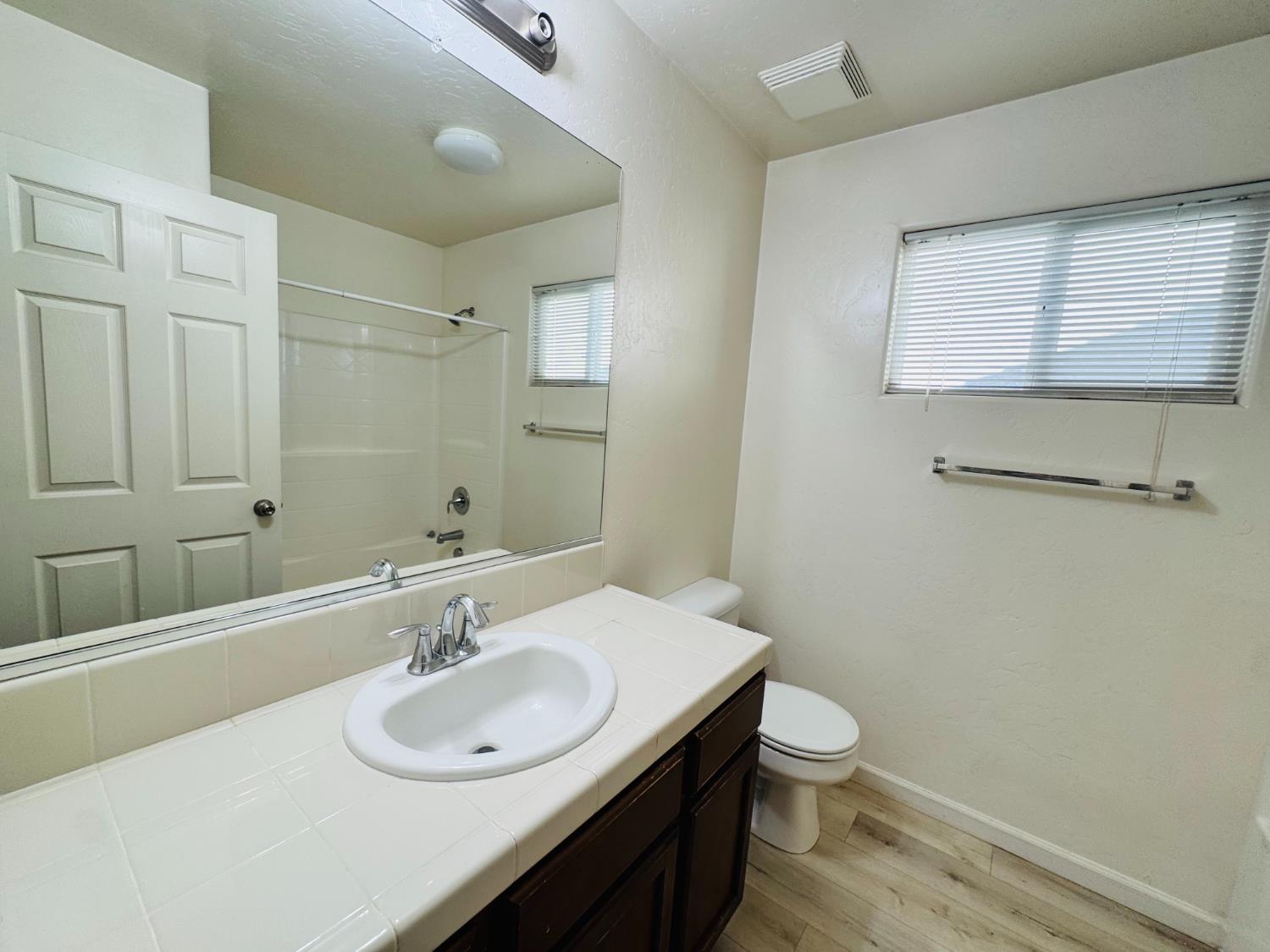 6591 W fairmont Ave, Fresno, CA 93723