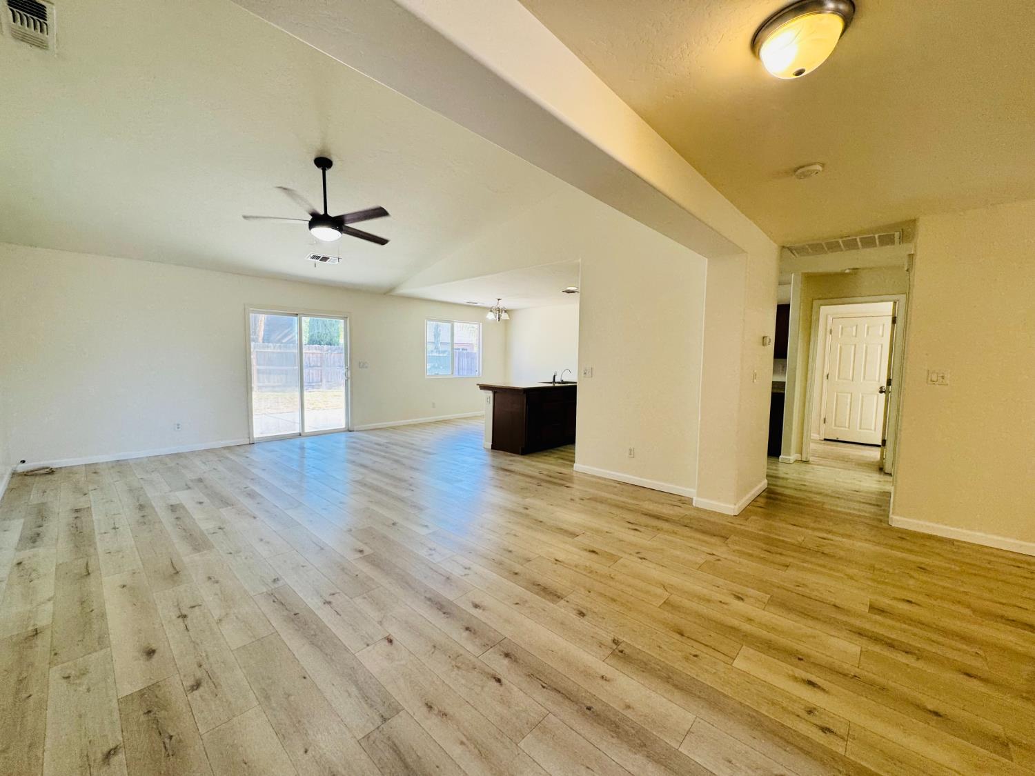 6591 W fairmont Ave, Fresno, CA 93723