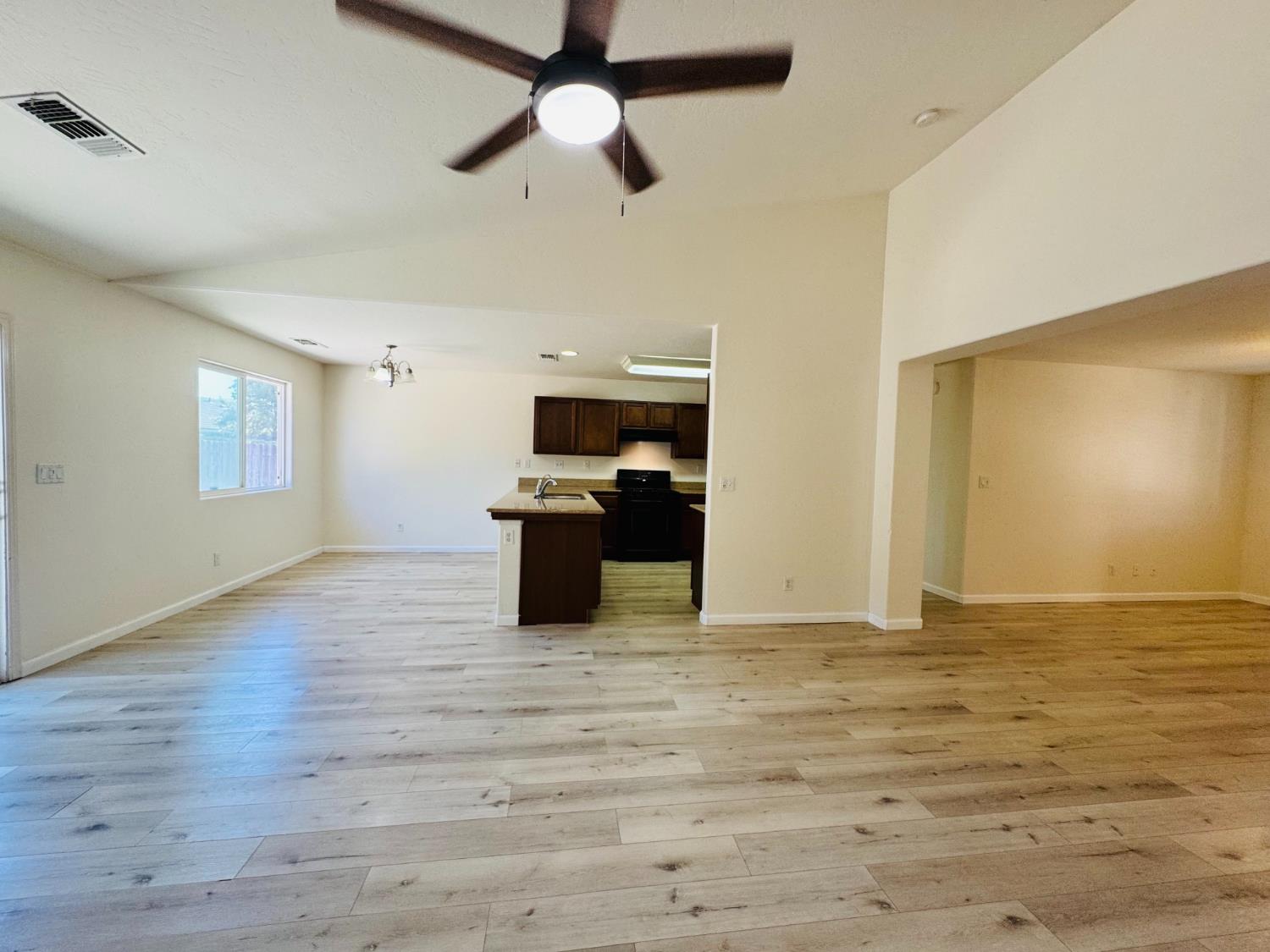 6591 W fairmont Ave, Fresno, CA 93723