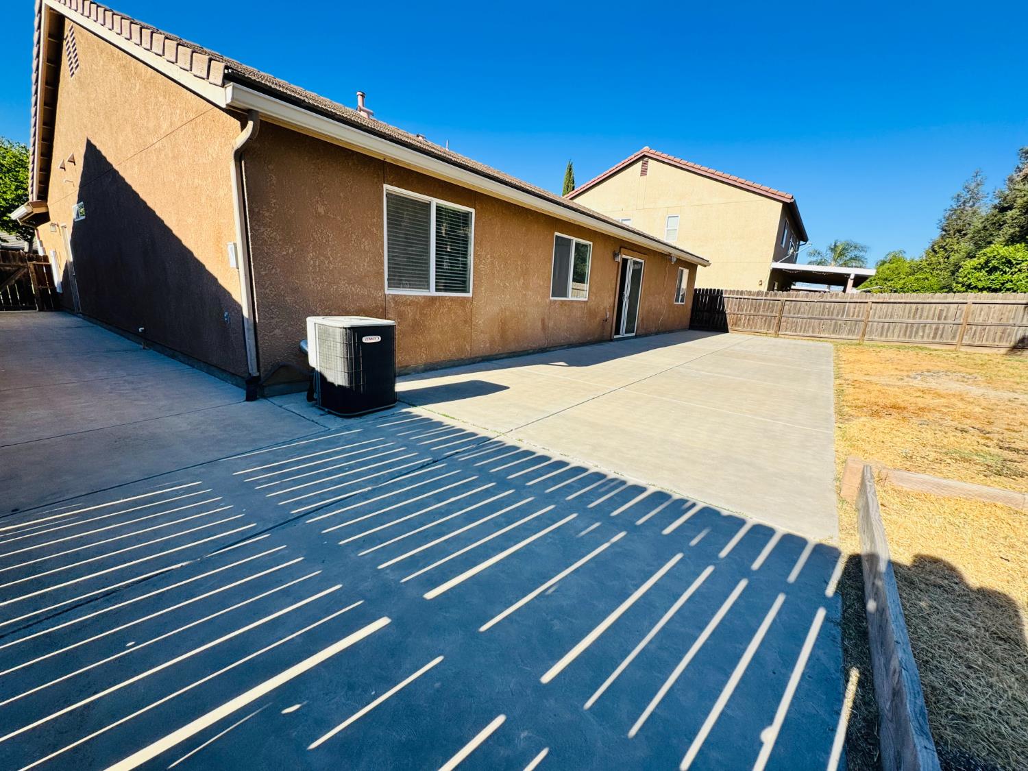 6591 W fairmont Ave, Fresno, CA 93723