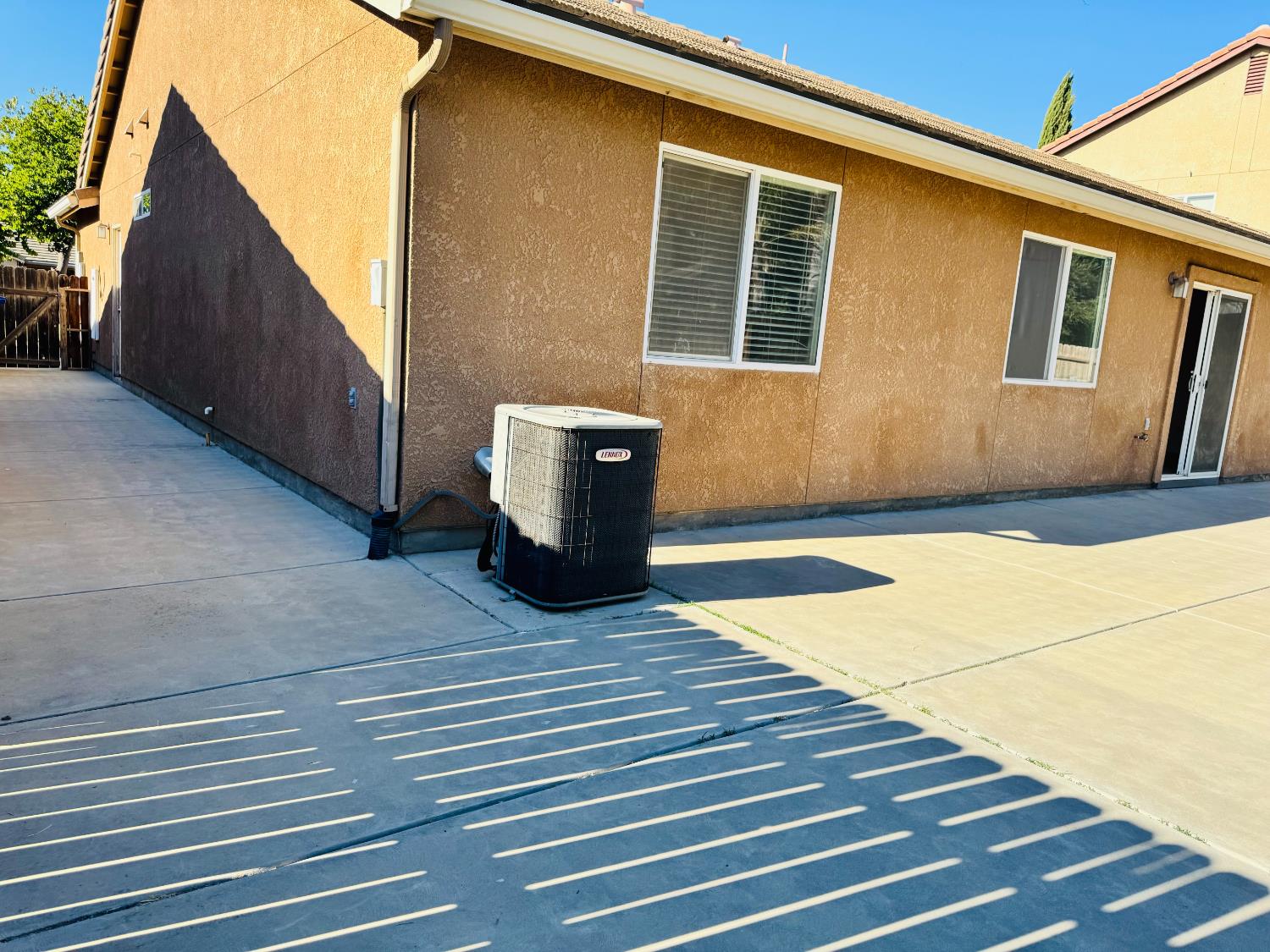 6591 W fairmont Ave, Fresno, CA 93723