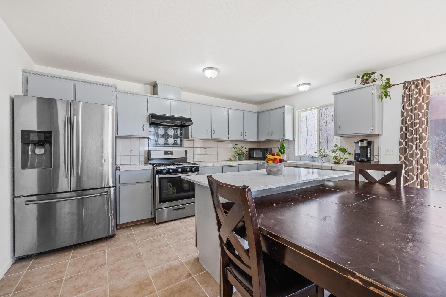 22549 Fir St, Chowchilla, CA 93610